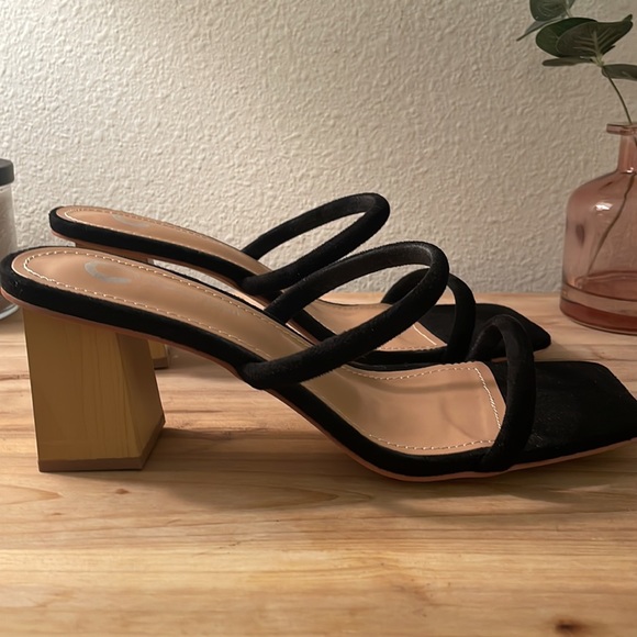 WOMEN'S JOURNEE COLLECTION HENRIETTA DRESS SANDALS - Picture 2 of 6